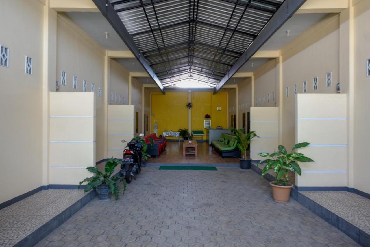 Reddoorz Near Universitas Cokroaminoto Palopo Exterior photo
